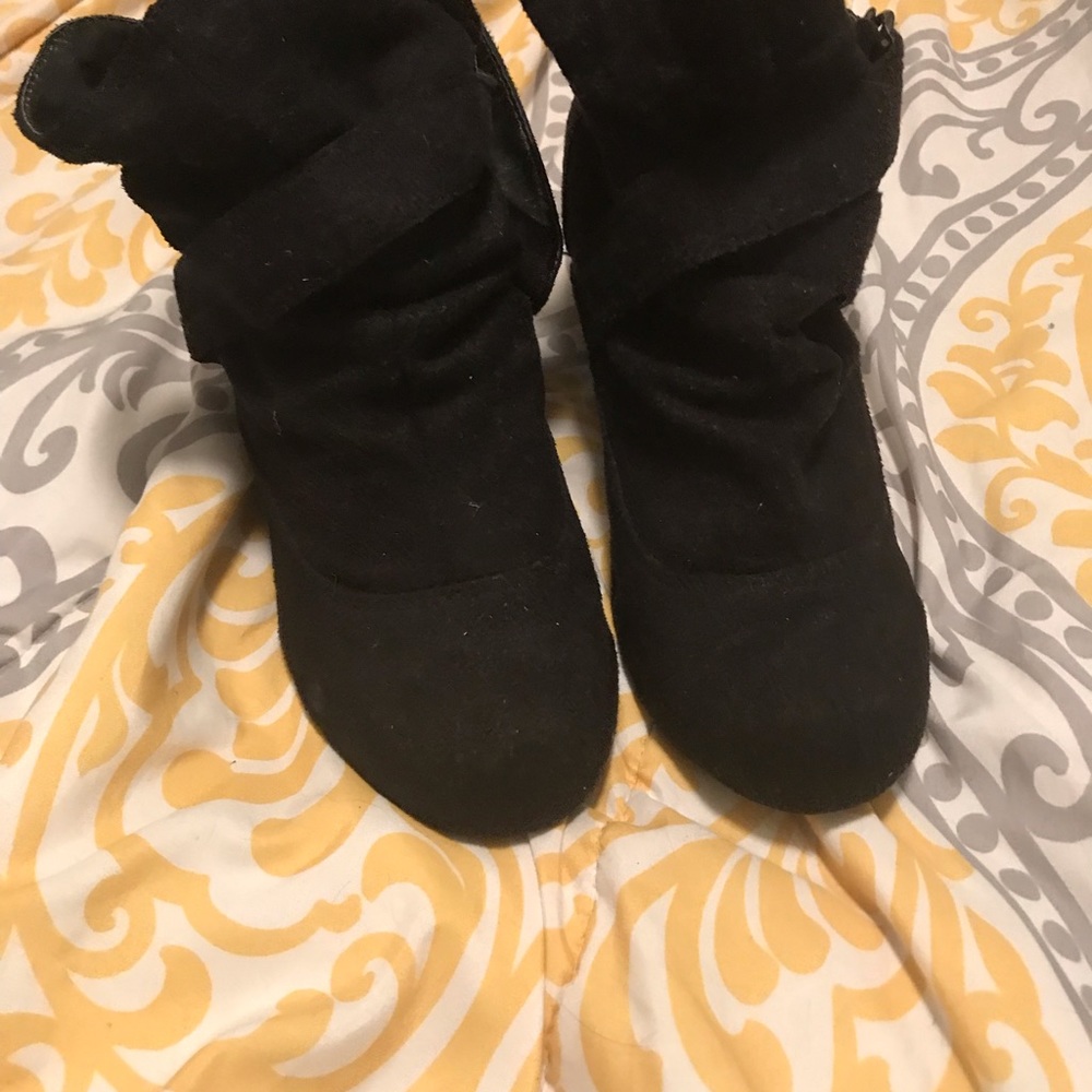 Heel boots